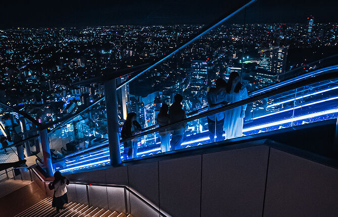 SHIBUYA SKY_屋上エスカレーター